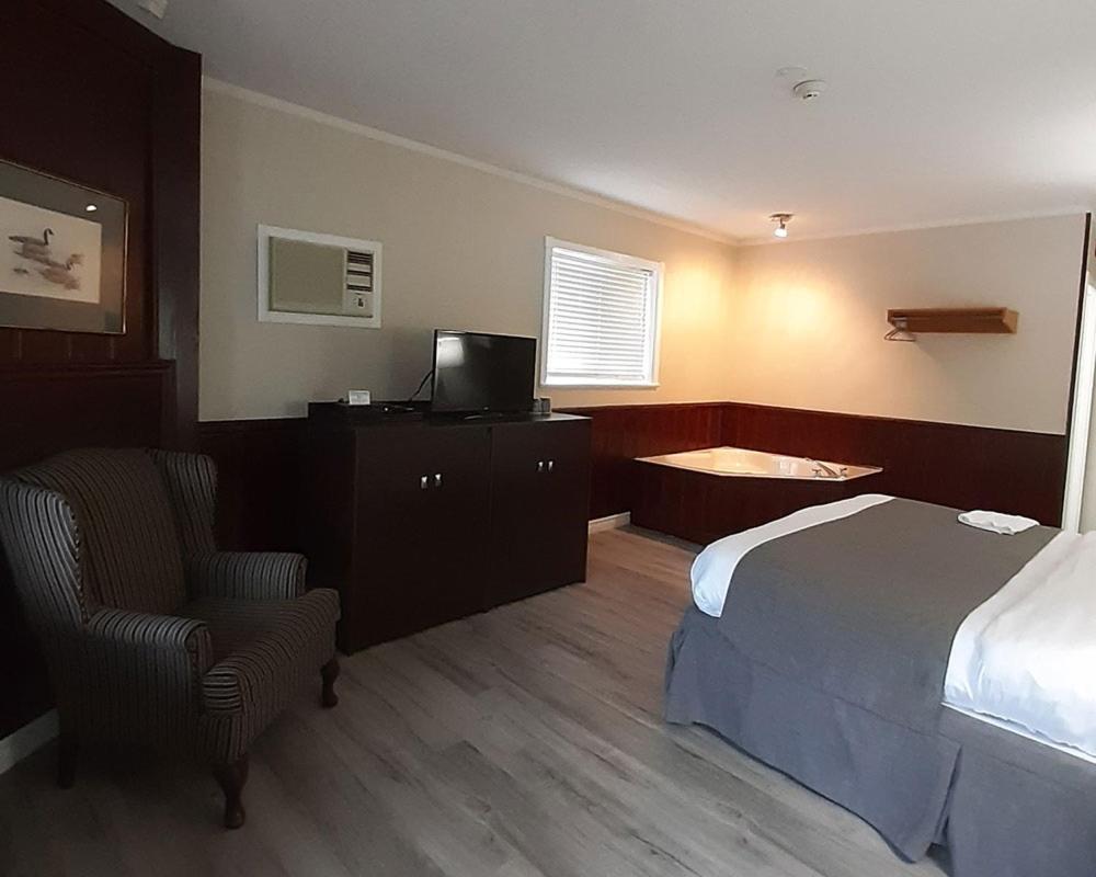 Algonquin Lakeside Inn Dwight Luaran gambar