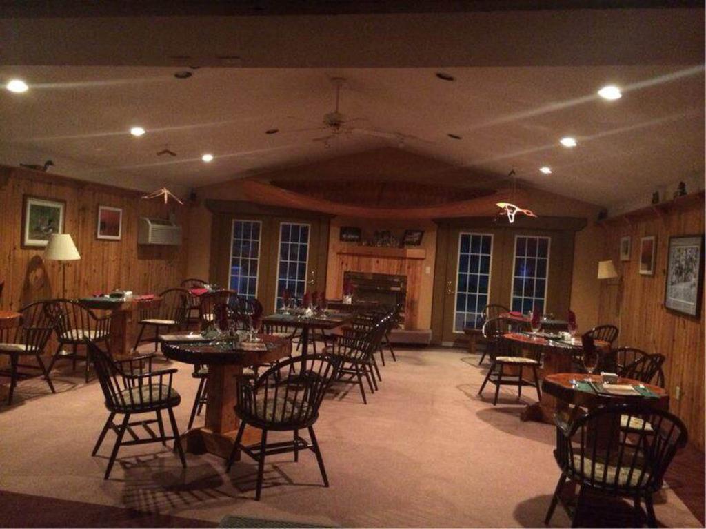 Algonquin Lakeside Inn Dwight Luaran gambar