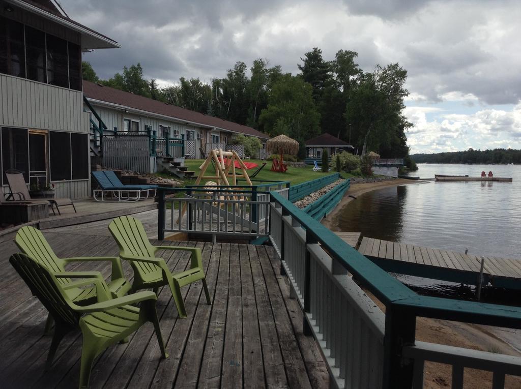 Algonquin Lakeside Inn Dwight Luaran gambar