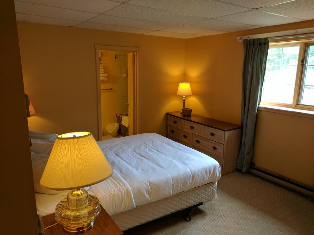 Algonquin Lakeside Inn Dwight Luaran gambar