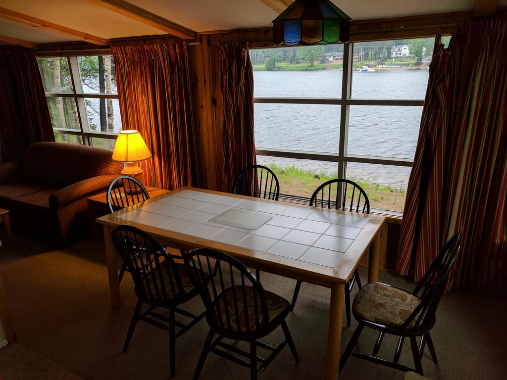 Algonquin Lakeside Inn Dwight Luaran gambar