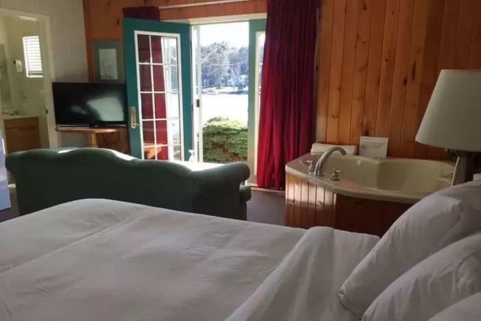 Algonquin Lakeside Inn Dwight Luaran gambar