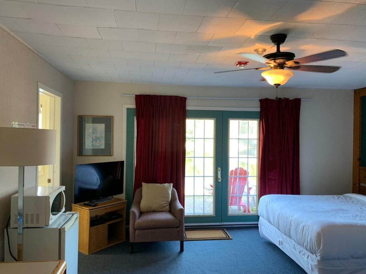 Algonquin Lakeside Inn Dwight Luaran gambar