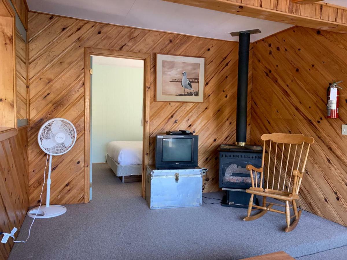 Algonquin Lakeside Inn Dwight Luaran gambar