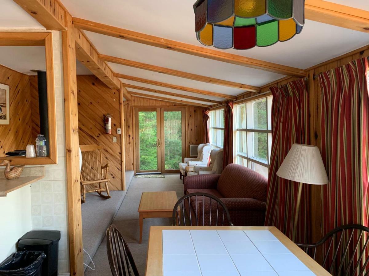 Algonquin Lakeside Inn Dwight Luaran gambar