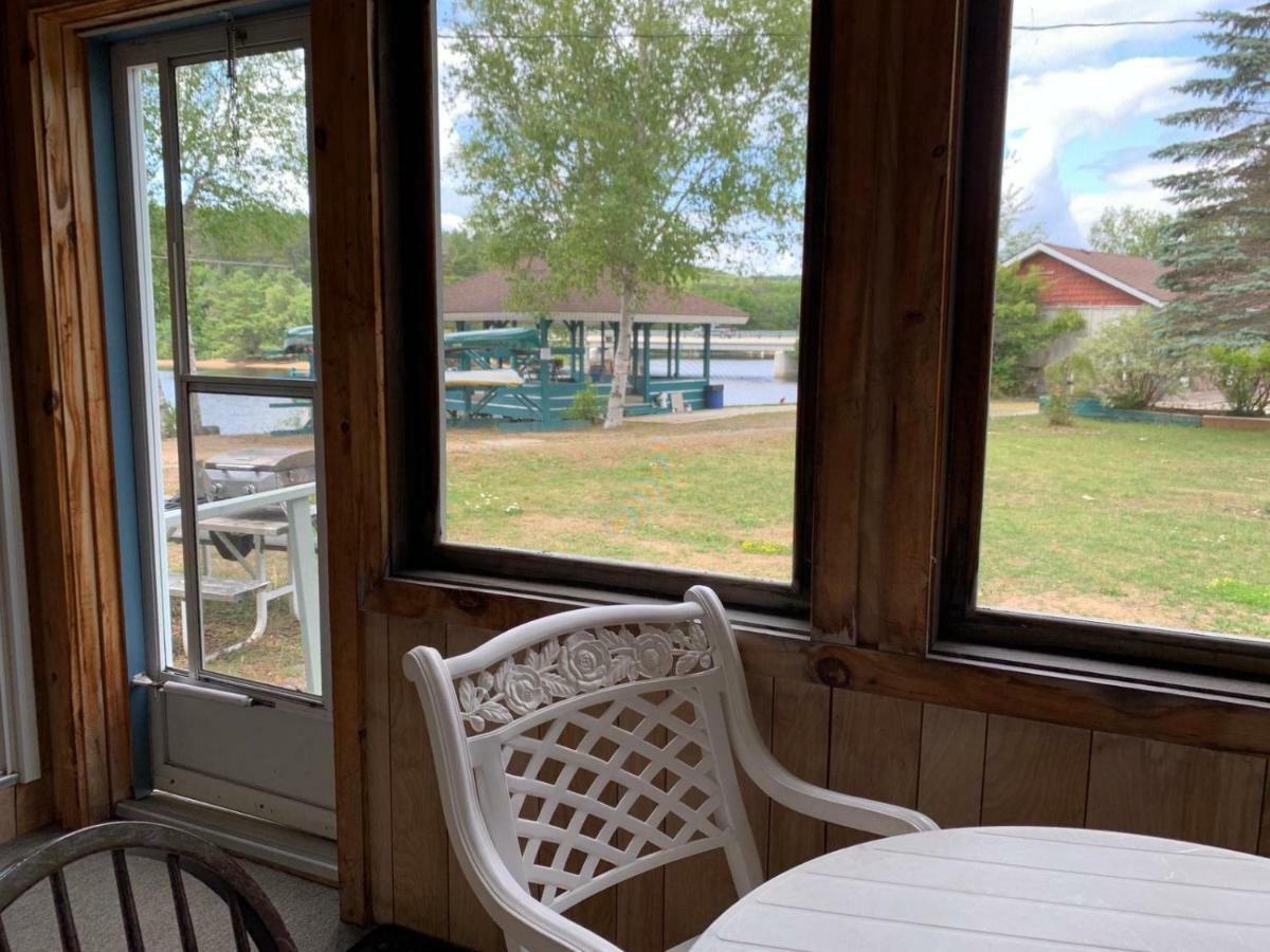 Algonquin Lakeside Inn Dwight Luaran gambar