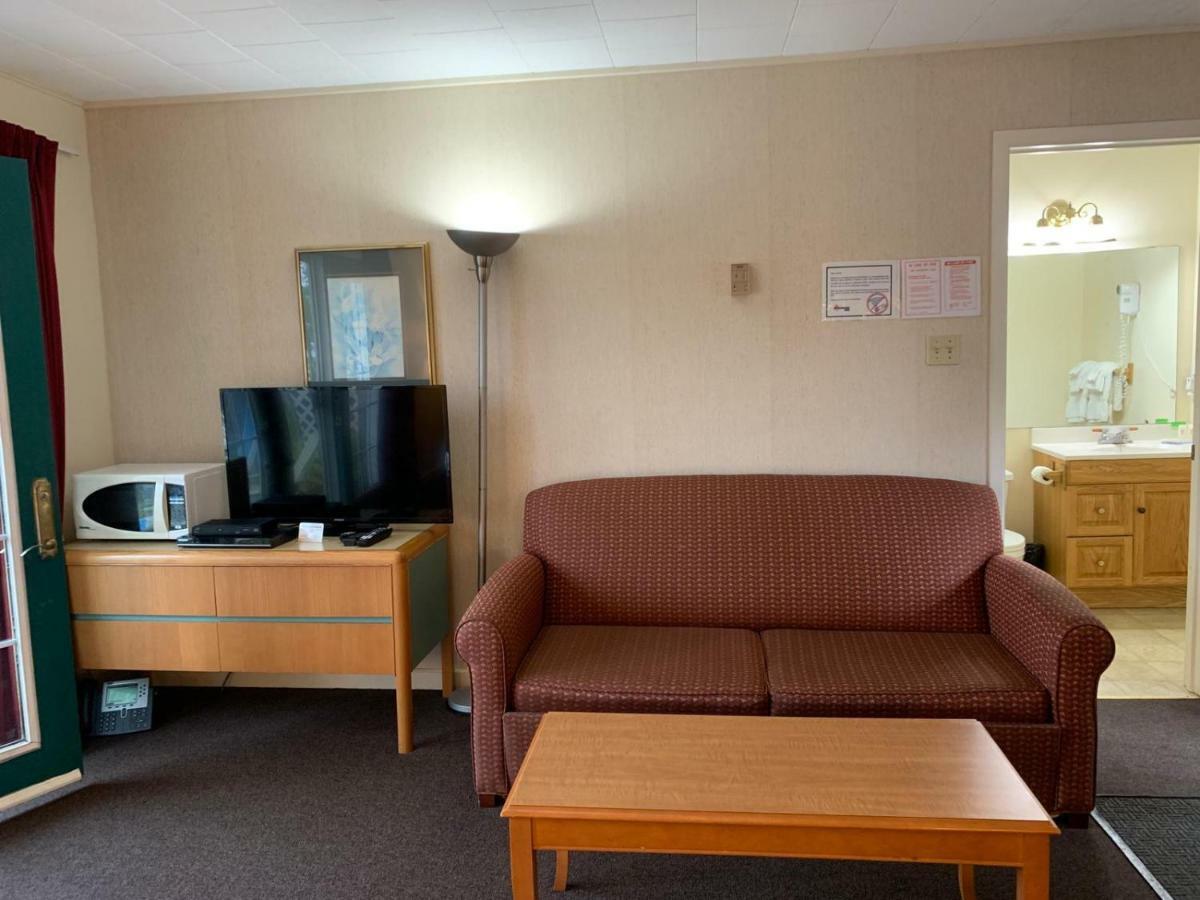 Algonquin Lakeside Inn Dwight Luaran gambar